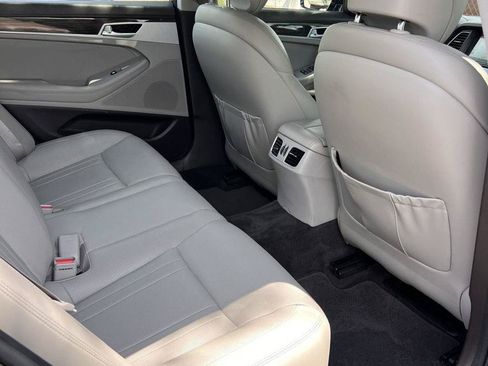 Used 2018 Genesis G80 3.8 RWD image 15