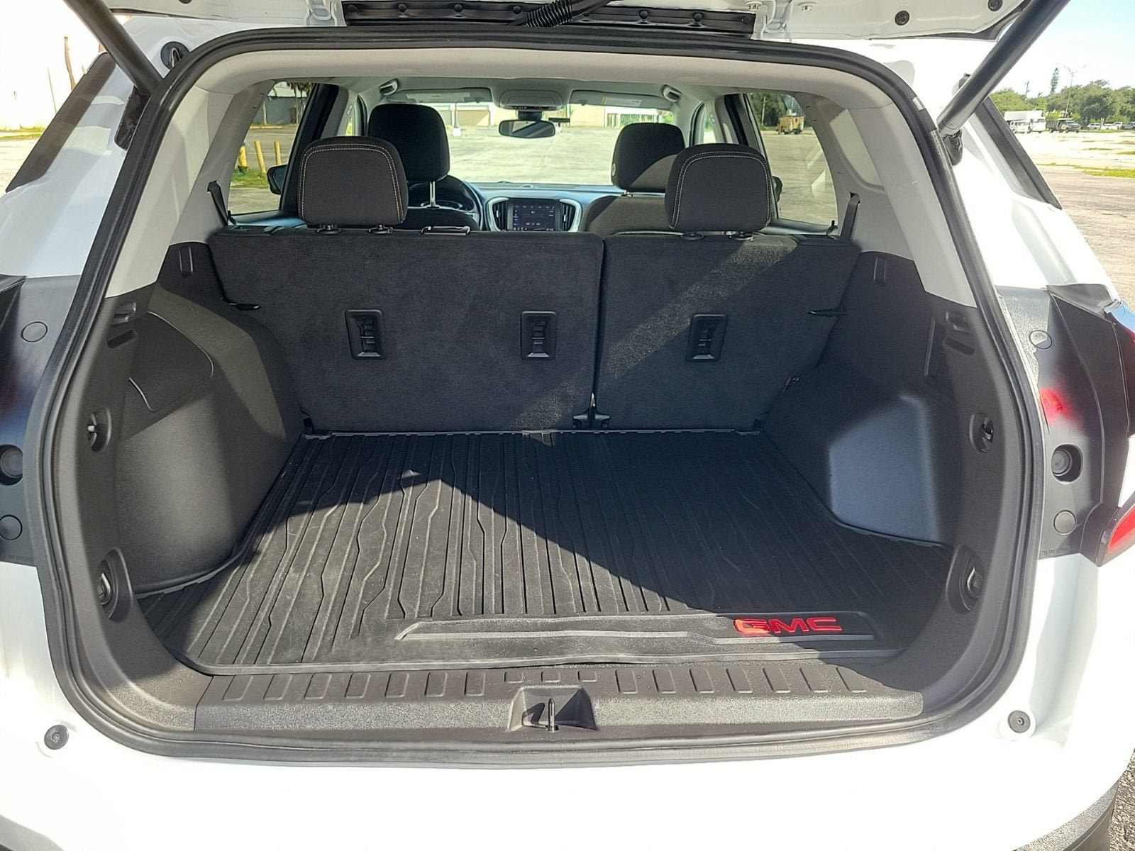 Certified 2021 GMC Terrain SLE w/ Driver Convenience Package FWD image 8