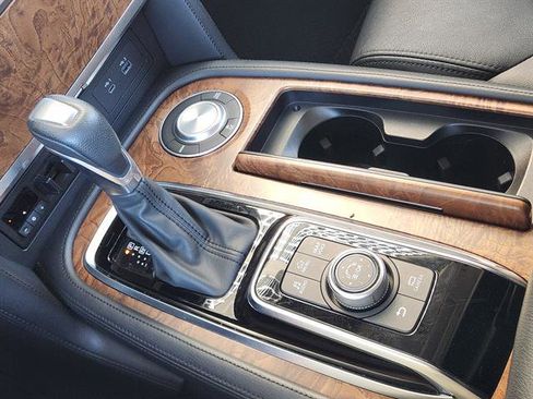 Used 2024 Nissan Armada SL w/ Captain's Chairs Package image 16