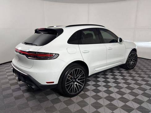 Certified 2025 Porsche Macan AWD/4WD image 8