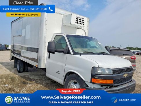 Used 2018 Chevrolet Express 4500 Extended w/ Power Convenience Package RWD image 5