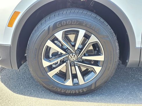 Used 2024 Volkswagen Tiguan S AWD/4WD image 8