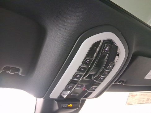 New 2026 Porsche Macan image 30