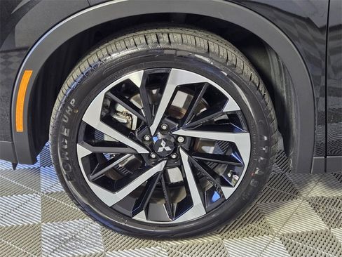 Used 2023 Mitsubishi Outlander SE image 5