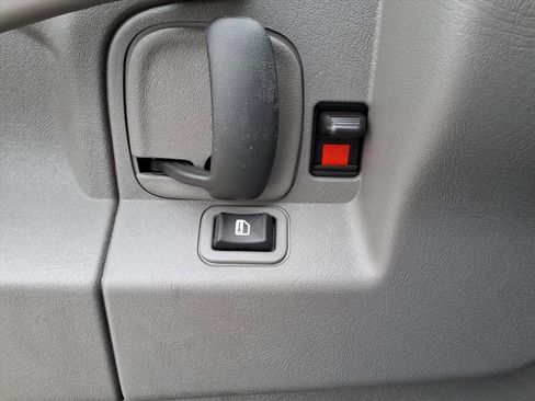 Used 2025 GMC Savana 2500 w/ Driver Convenience Package image 21