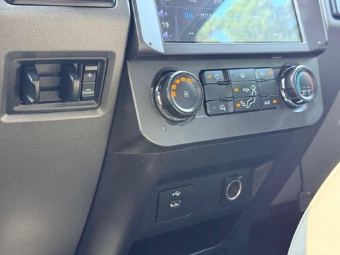 Used 2019 Ford F250 XL w/ Power Equipment Group RWD image 37