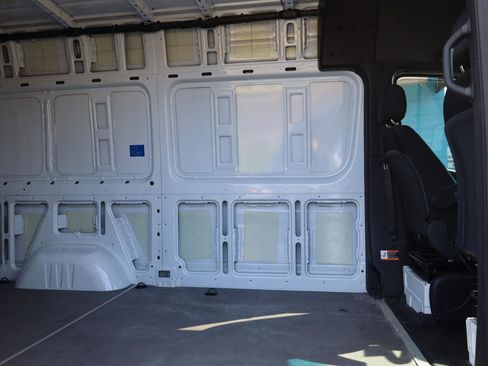 Used 2024 Mercedes-Benz Sprinter 2500 image 10