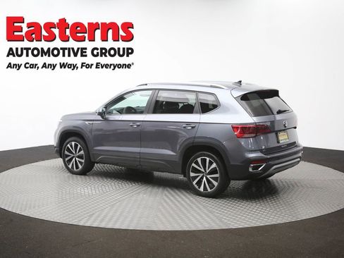 Used 2024 Volkswagen Taos SE FWD image 61