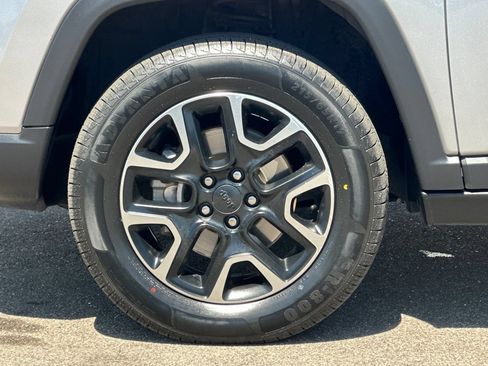 Used 2019 Jeep Compass Trailhawk w/ Leather Interior Group AWD/4WD image 30
