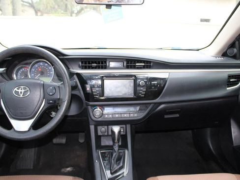 Used 2016 Toyota Corolla LE FWD image 9