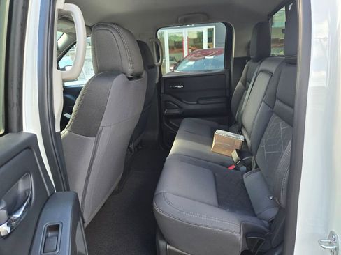 New 2025 Nissan Frontier SV w/ SV Convenience Package image 5