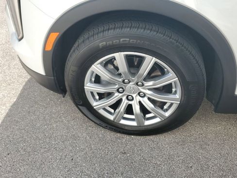 Used 2023 Cadillac XT4 Premium Luxury FWD image 11