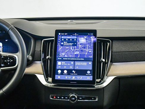 Certified 2025 Volvo XC90 B5 Plus w/ Protection Package Premier image 14