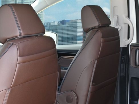 New 2025 Honda Odyssey Touring image 18