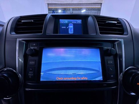 Used 2013 Toyota Highlander SE image 25