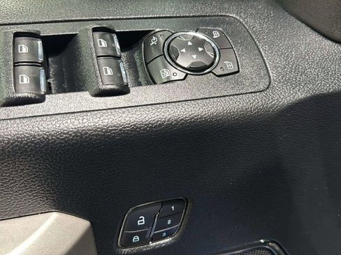 Used 2017 Ford F150 Lariat w/ Equipment Group 502A Luxury AWD/4WD image 19
