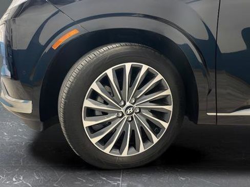 Used 2024 Hyundai Palisade Calligraphy image 30