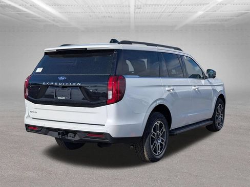 New 2026 Ford Expedition Active AWD/4WD image 11