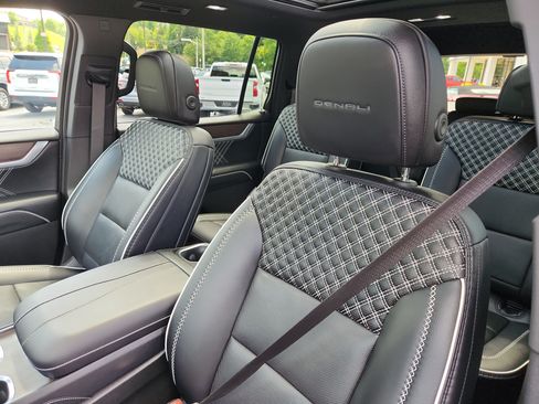 Used 2026 GMC Acadia Denali w/ Super Cruise Package AWD/4WD image 27
