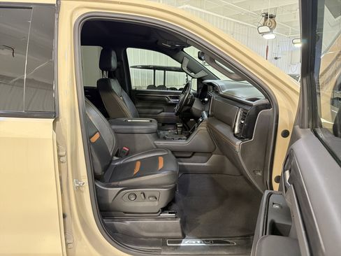 Used 2022 GMC Sierra 1500 AT4 w/ AT4 Premium Package AWD/4WD image 13