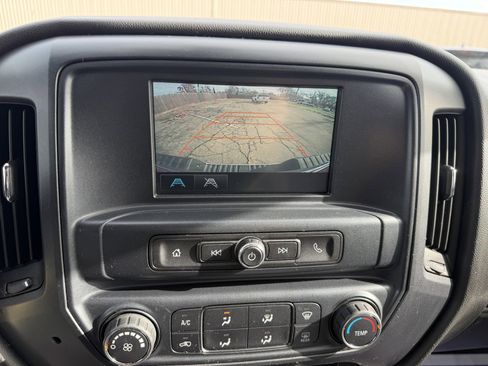 Used 2018 Chevrolet Silverado 1500 Custom w/ Custom Value Package image 11