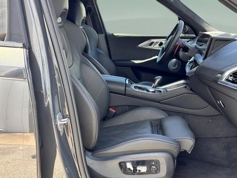 Used 2025 BMW XM image 30