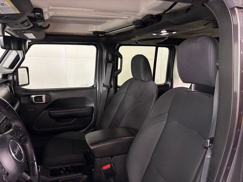 Used 2021 Jeep Wrangler Unlimited Sport AWD/4WD image 17