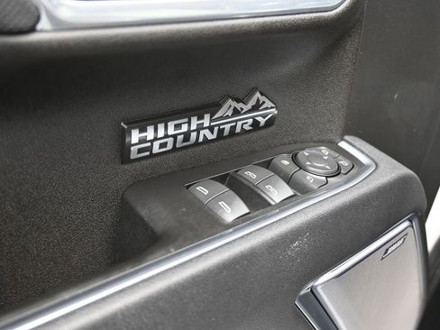 Used 2025 Chevrolet Silverado 1500 High Country w/ Technology Package image 34