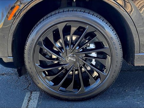 Certified 2024 Lincoln Aviator Reserve w/ Equipment Group 201A image 9