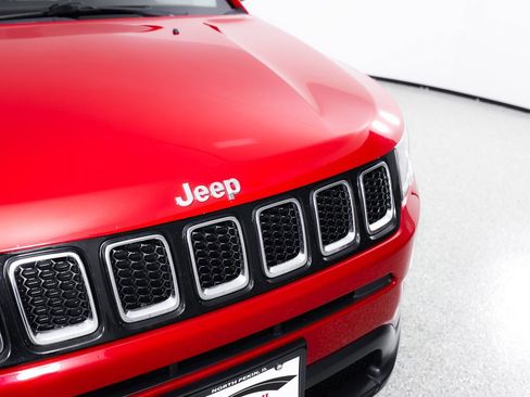 Used 2020 Jeep Compass Latitude AWD/4WD image 4