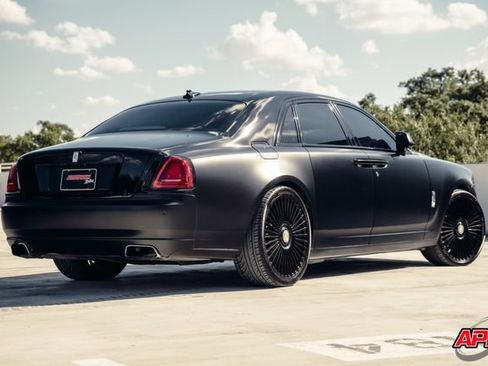 Used 2014 Rolls-Royce Ghost RWD image 9