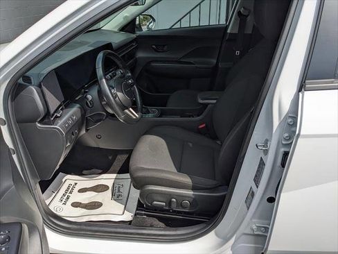 Used 2024 Hyundai Kona SEL image 9