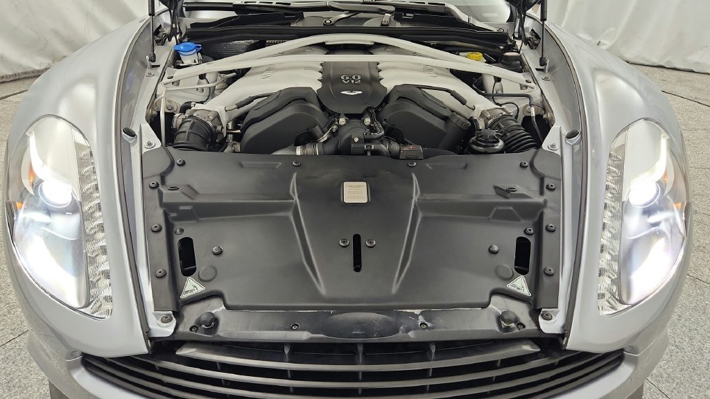 Used 2014 Aston Martin Vanquish Coupe RWD image 86