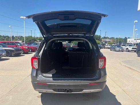 Used 2021 Ford Explorer XLT w/ Equipment Group 202A AWD/4WD image 38