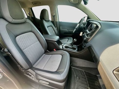 Used 2021 Chevrolet Colorado Z71 w/ Safety Package AWD/4WD image 29