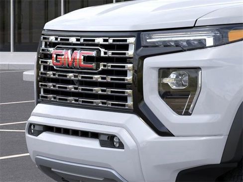New 2026 GMC Canyon Denali image 13