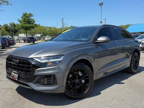 Used 2020 Audi Q8 Premium w/ Black Optic Package AWD/4WD image 2