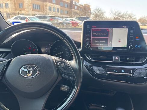 Used 2019 Toyota C-HR Limited image 10