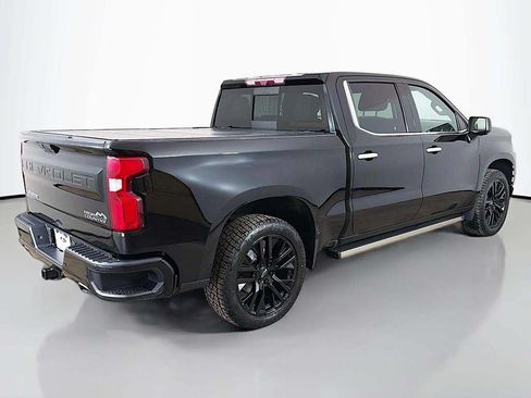 Used 2020 Chevrolet Silverado 1500 High Country w/ Technology Package AWD/4WD image 16