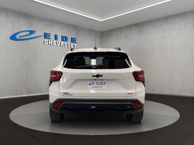 Used 2025 Chevrolet Trax RS w/ Sunroof Package FWD image 14