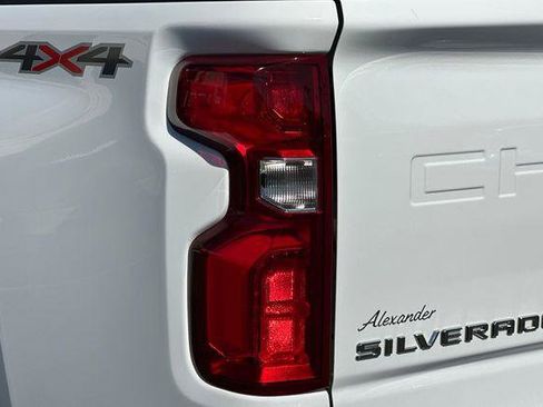 Used 2024 Chevrolet Silverado 2500 LTZ AWD/4WD image 26