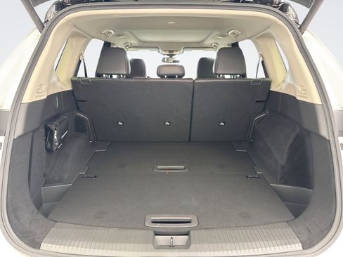 Used 2025 Nissan Rogue SL w/ Tech Package image 19