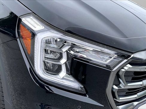 Used 2022 GMC Terrain AT4 w/ GMC Pro Grade Package AWD/4WD image 30