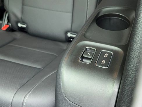 Used 2025 Mercedes-Benz GLS 450 4MATIC image 47