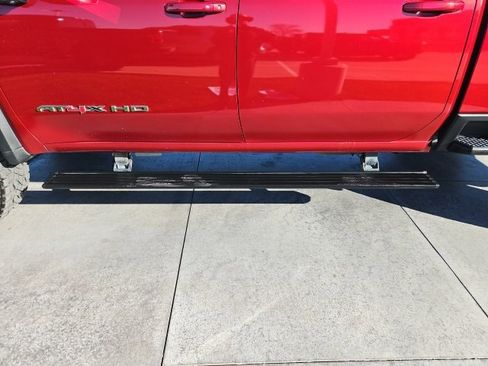 Used 2024 GMC Sierra 2500 AT4X image 4
