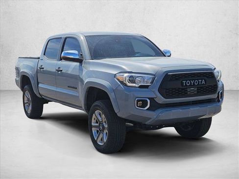 Used 2019 Toyota Tacoma Limited AWD/4WD image 3