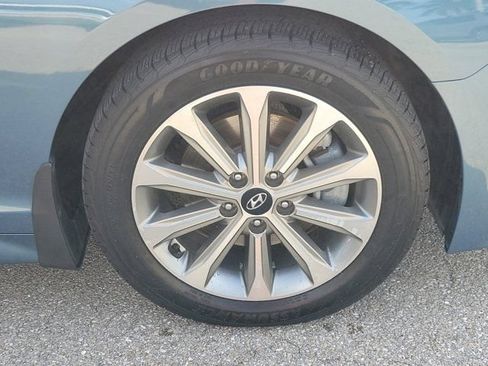 Used 2016 Hyundai Sonata Limited w/ Option Group 05 FWD image 12