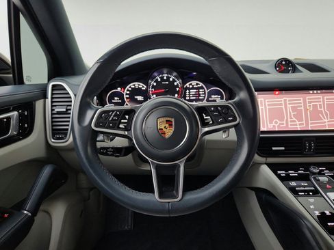 Used 2021 Porsche Cayenne AWD/4WD image 23