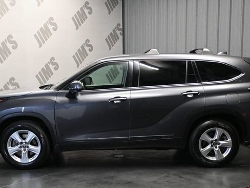 Used 2020 Toyota Highlander L FWD image 6