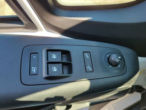 Used 2025 RAM ProMaster 2500 w/ Convenience Group FWD image 17